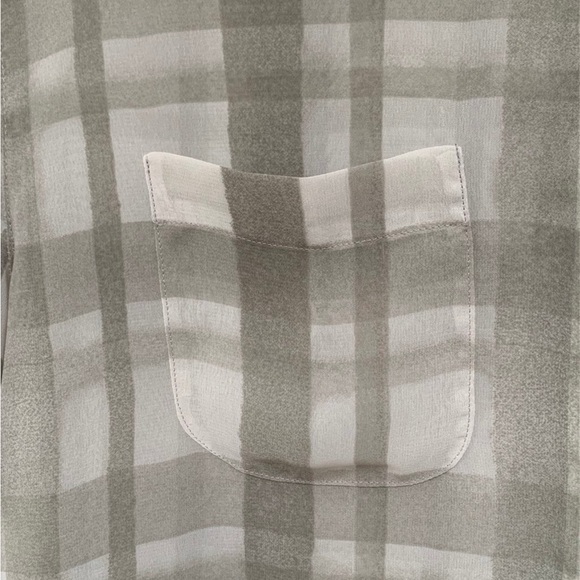 Liz Claiborne Checked Top P/Medium - Picture 4 of 5
